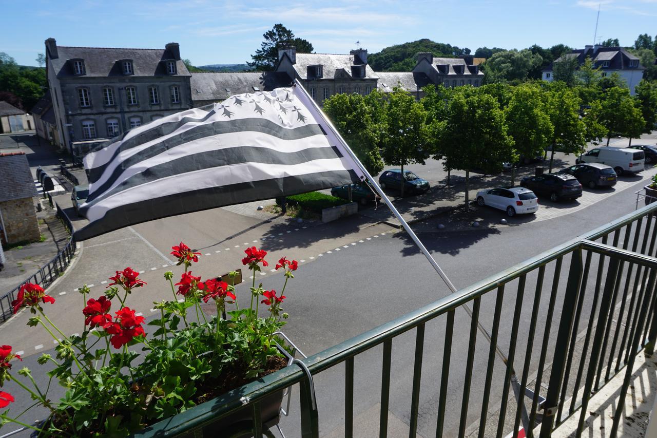 Hotel Le Relais De La Place Le Faou Exterior foto